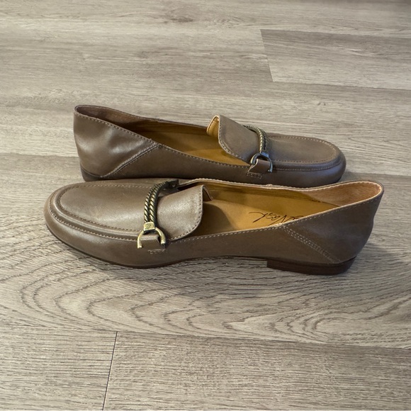 Patricia Nash Brown Leather Loafers. Women’s size 5.5 shoes. Brand new. - Picture 1 of 5